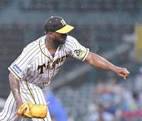 　力投するガルシア（撮影・高部洋祐）