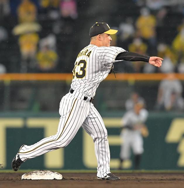 阪神・井上コーチ　右手骨折の糸原へ「煮干しをいっぱい食っておけ！」