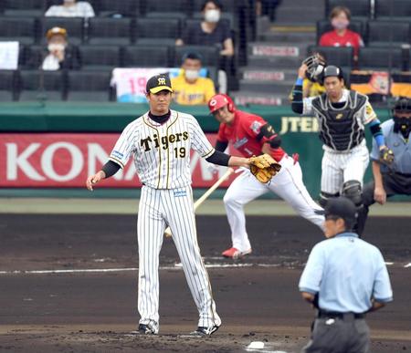 １回、藤浪は鈴木誠を併殺に打ち取る（撮影・山口登）