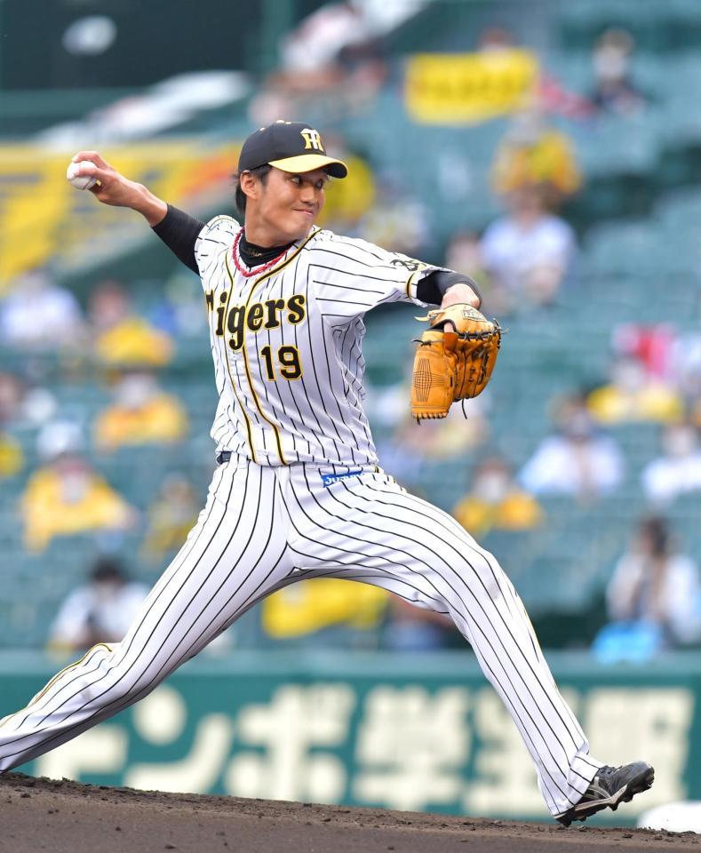 広島打線を相手に力投する先発の藤浪（撮影・立川洋一郎）