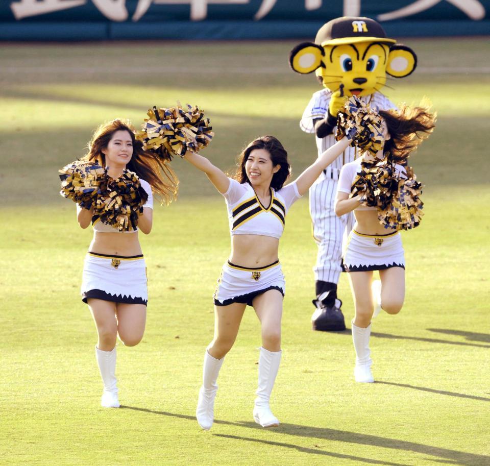 　タイガースガールズ　Ｔｏｍｏｍｉ（中央）