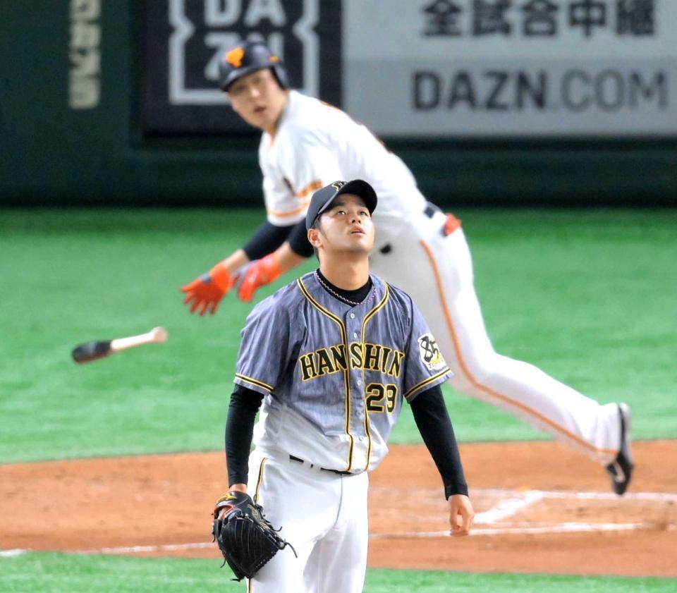 　４回、岡本に先制のソロを浴びた高橋（撮影・堀内翔）