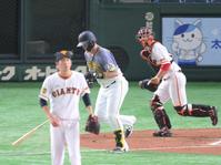 ４回、遊ゴロに倒れた阪神・サンズ（投手・戸郷）＝東京ドーム（撮影・堀内翔）