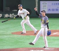 ２回、巨人・丸を二飛に打ち取る阪神・青柳＝東京ドーム（撮影・堀内翔）