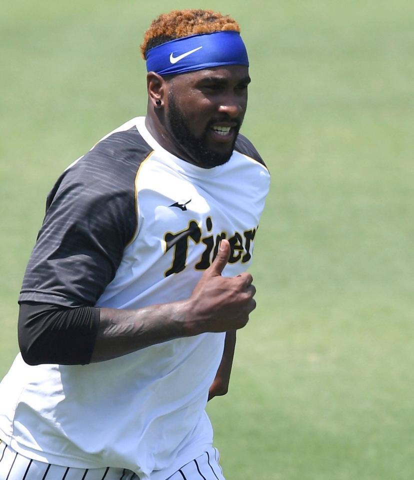 　ダッシュするガルシア（撮影・北村雅宏）