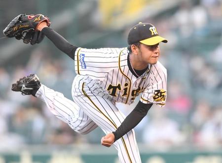 　力投する阪神先発・高橋＝甲子園（撮影・田中太一）