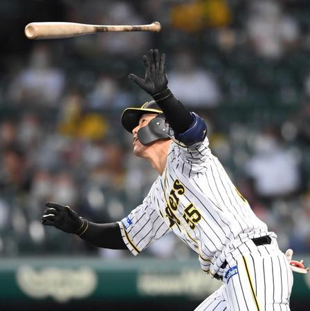 　６回、逆転３ランを放つ陽川