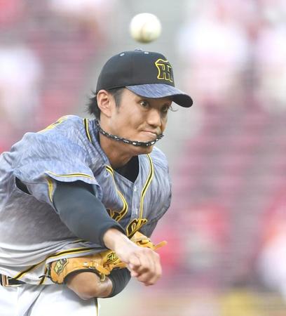 　力投する藤浪（撮影・飯室逸平）