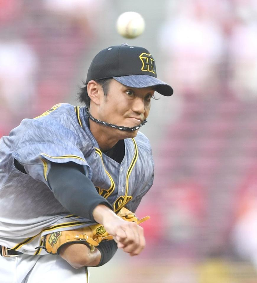 　力投する藤浪（撮影・飯室逸平）