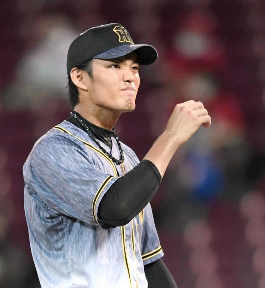 　５回、マウンドで顔をしかめる藤浪