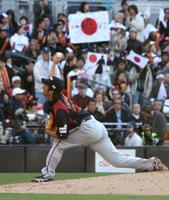 　ＷＢＣ・キューバ戦で力投する藤川