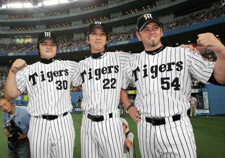 　（左から）久保田、藤川、ウィリアムス＝２００５年