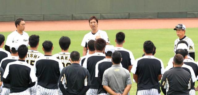 阪神・藤川、次代の虎へ金言　マウンドは崖っぷち…その厳しさをバネに戦ってきた