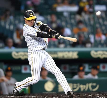 　２回、先制ソロを放つ大山