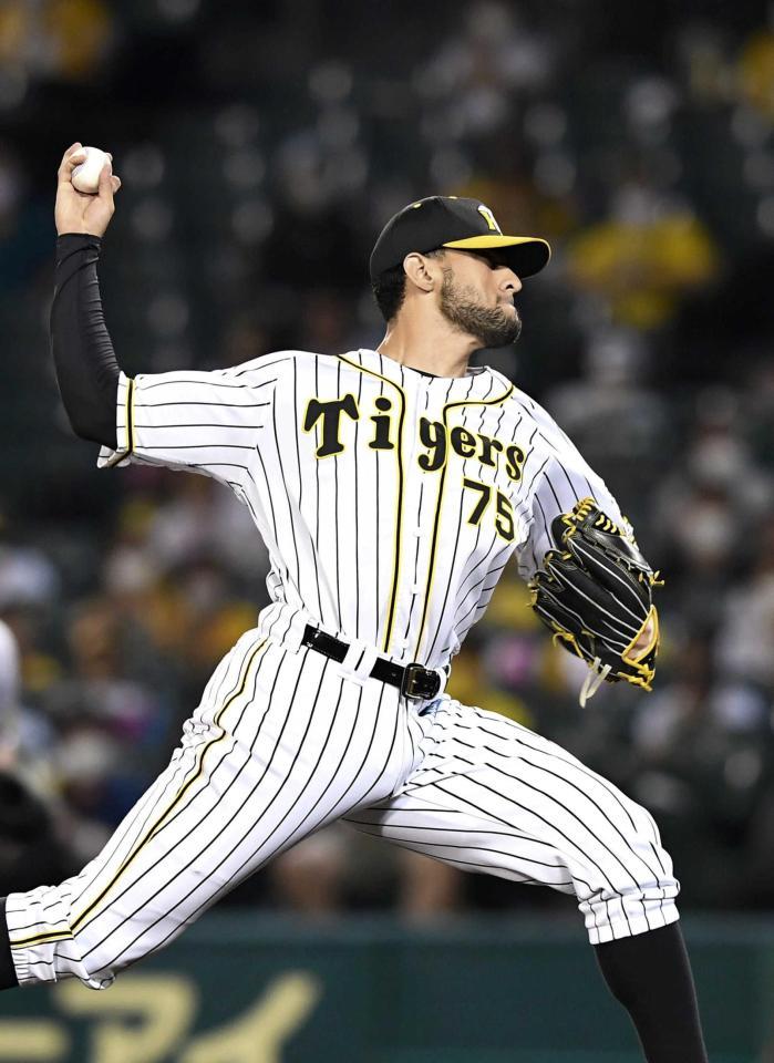 　８回途中から登板するスアレス