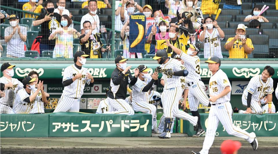 阪神・陽川、バナナパワーでV弾 強烈ゴリラパンチ！矢野監督「3本の指に入る打球」/阪神タイガース/デイリースポーツ online