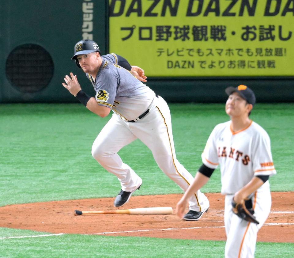 　東京ドームで苦戦するボーア（投手・菅野）＝８月１８日、東京ドーム