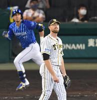 ７回、ソトに３ランを浴びるエドワーズ