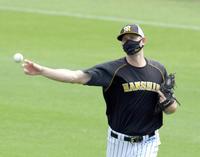 キャッチボールする阪神・ガンケル（撮影・山口登）