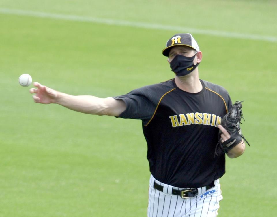 キャッチボールする阪神・ガンケル（撮影・山口登）