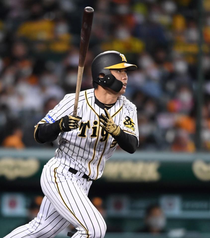 　７回、適時打を放つ高山（撮影・田中太一）