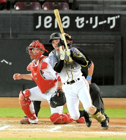 　延長１０回、菊池涼の邪飛をキャッチする熊谷（４）