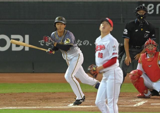 阪神、小幡の２点二塁打で先制　セーフティースクイズは失敗