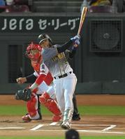 １回、先制２ランを放つ阪神・北條＝マツダスタジアム（撮影・高部洋祐）
