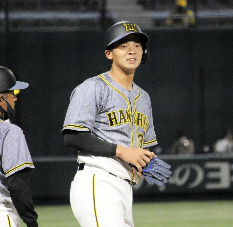 「４番・右翼」で出場する阪神・井上
