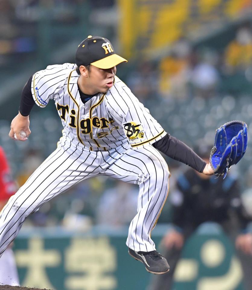 　広島打線を相手に力投する先発の青柳（撮影・立川洋一郎）