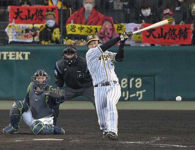 阪神　最大６点差を追いつく　四回打者一巡の攻撃で一挙５得点