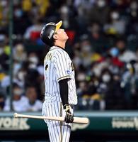 　３回、捕邪飛に倒れる大山（撮影・飯室逸平）