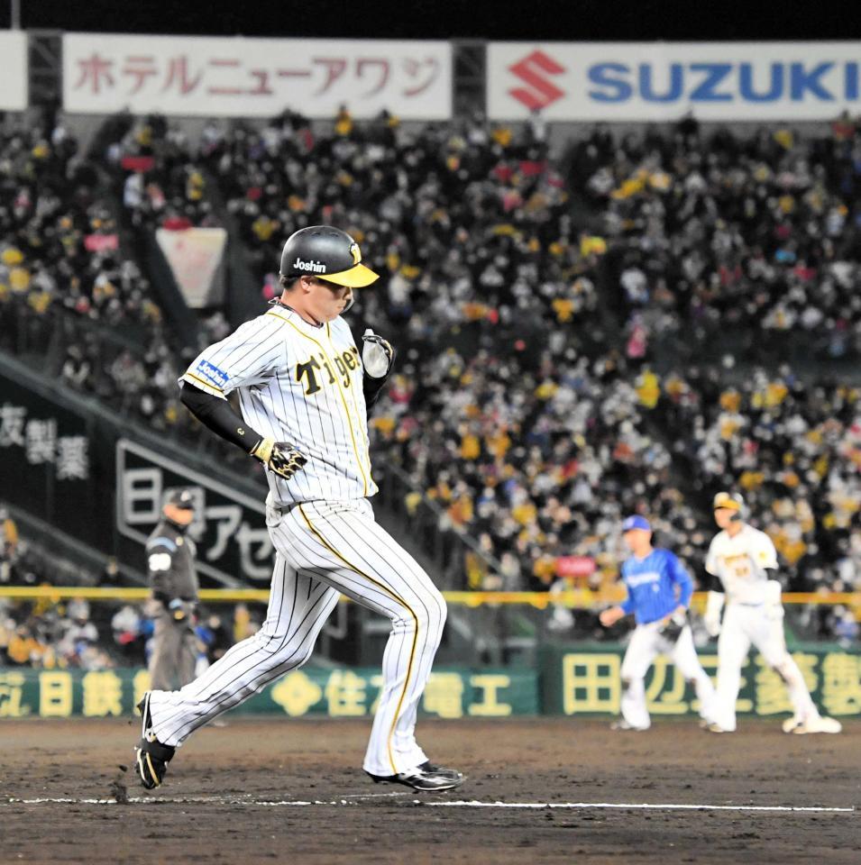 　７回、三ゴロ併殺打に倒れた大山