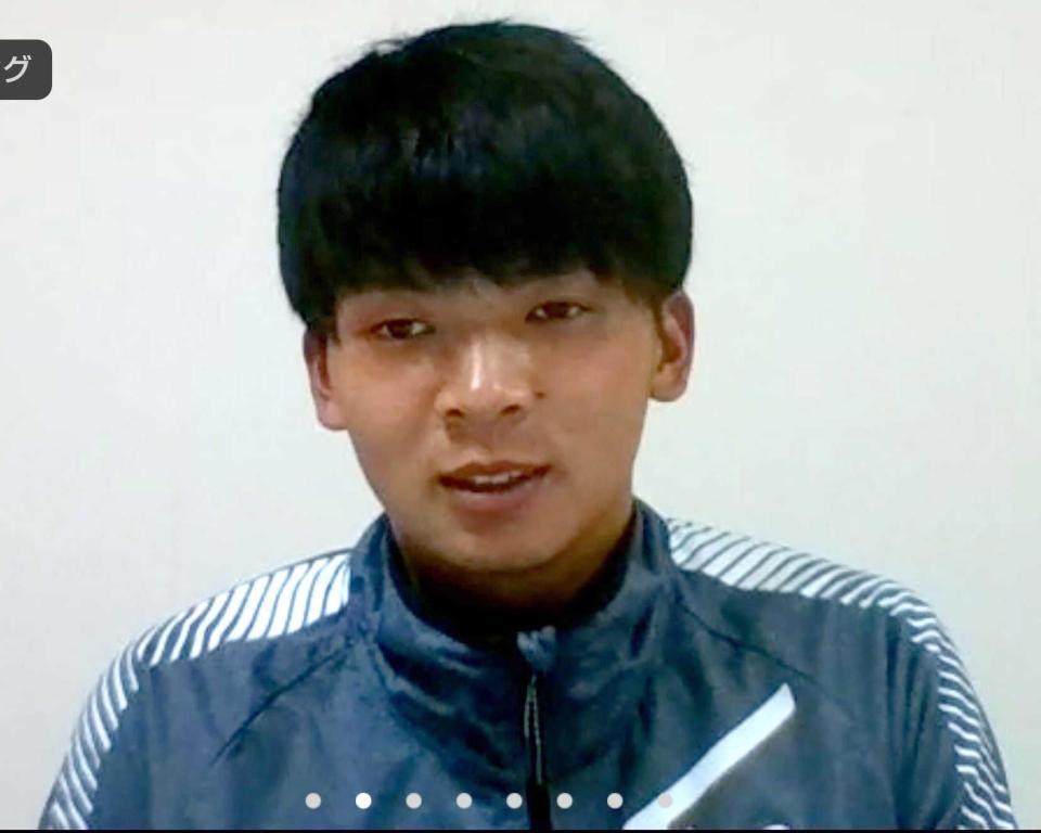 　契約更改後、オンライン会見に臨む井上