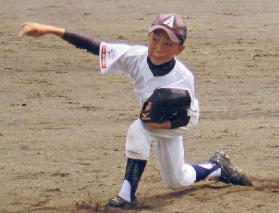 　小学生時代の石井（家族提供）