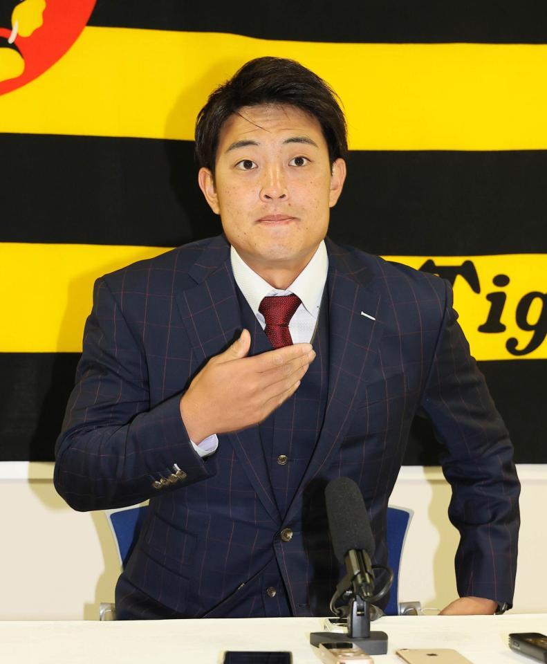 現状維持で契約更改した望月（代表撮影）