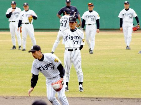 　星野監督時代のキャンプは独特の緊張感に包まれていた＝２００２年２月２６日、安芸市営球場