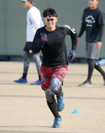 　ダッシュする井上（代表撮影）