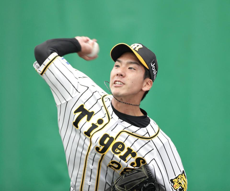 初日からブルペンで１５０球投げ込んだ小野