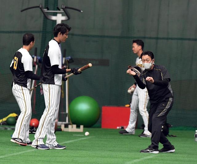 阪神投手陣に“川相塾”世界記録保持者のバント技術を伝授