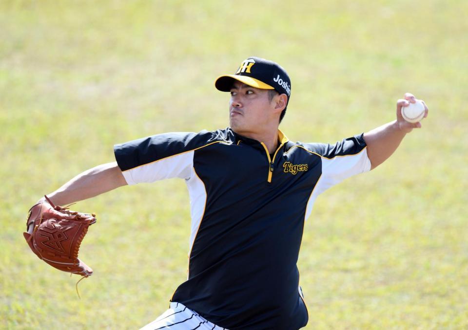 　キャッチボールするチェン（撮影・山口登）