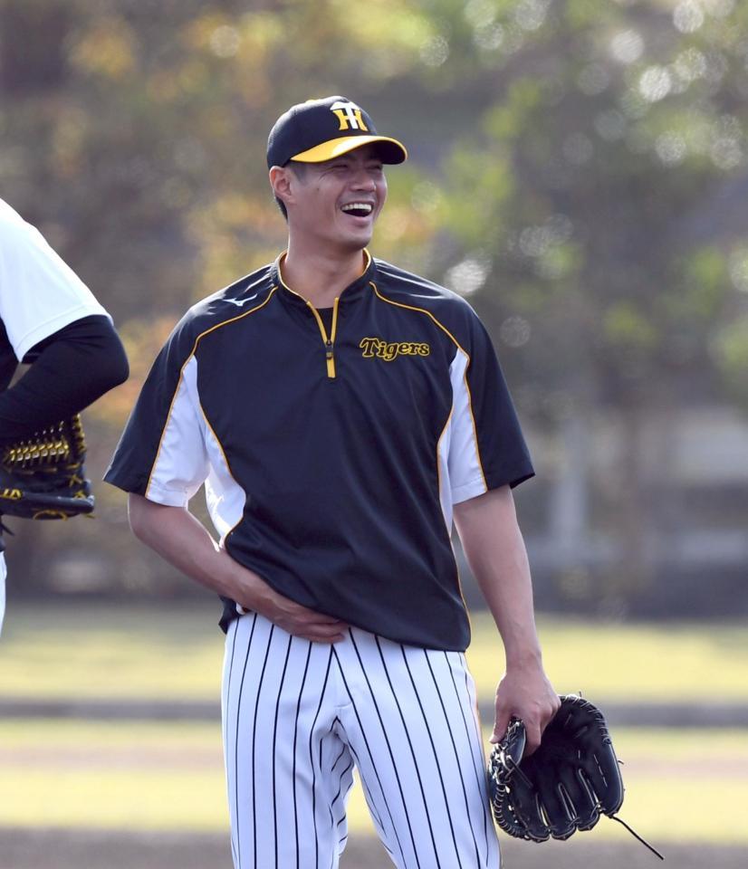 　練習中、笑顔を見せるチェン