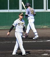 　２回、井上を見逃し三振に斬る西純