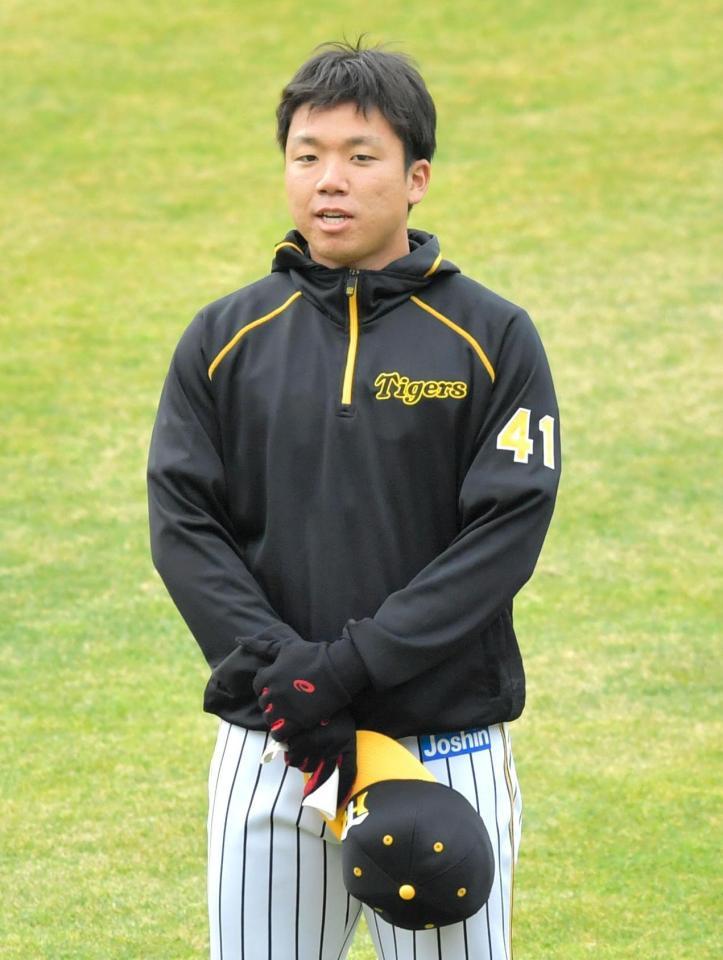 　声出しする村上（撮影・神子素慎一）