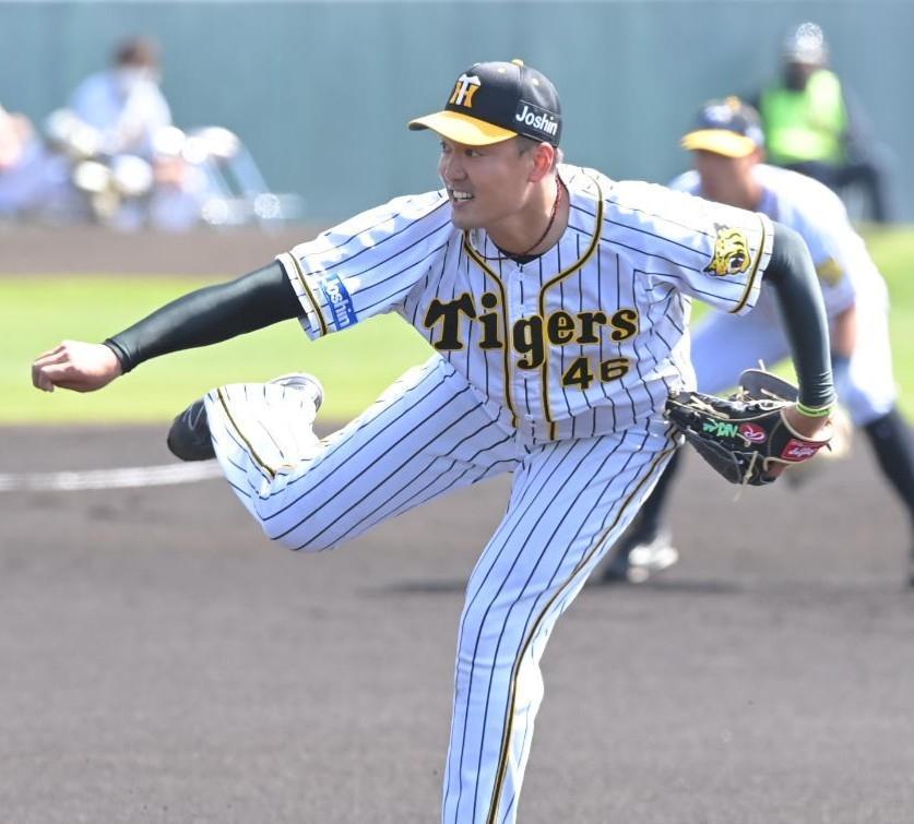 　力投する秋山（撮影・高部洋祐）