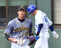 　５回、中日の攻撃を無失点に抑えた阪神・藤浪晋太郎＝宜野座（撮影・田中太一）