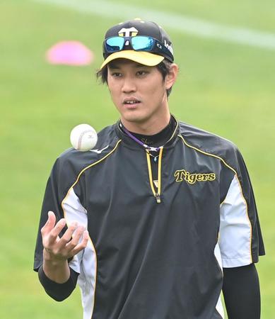 　試合前、練習に汗を流す藤浪（撮影・飯室逸平）