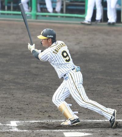 ７回、中前打を放つ高山（代表撮影）