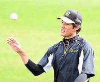 　練習に汗を流す藤浪（撮影・飯室逸平）