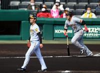 　２回、及川は岡本を右飛に打ち取る